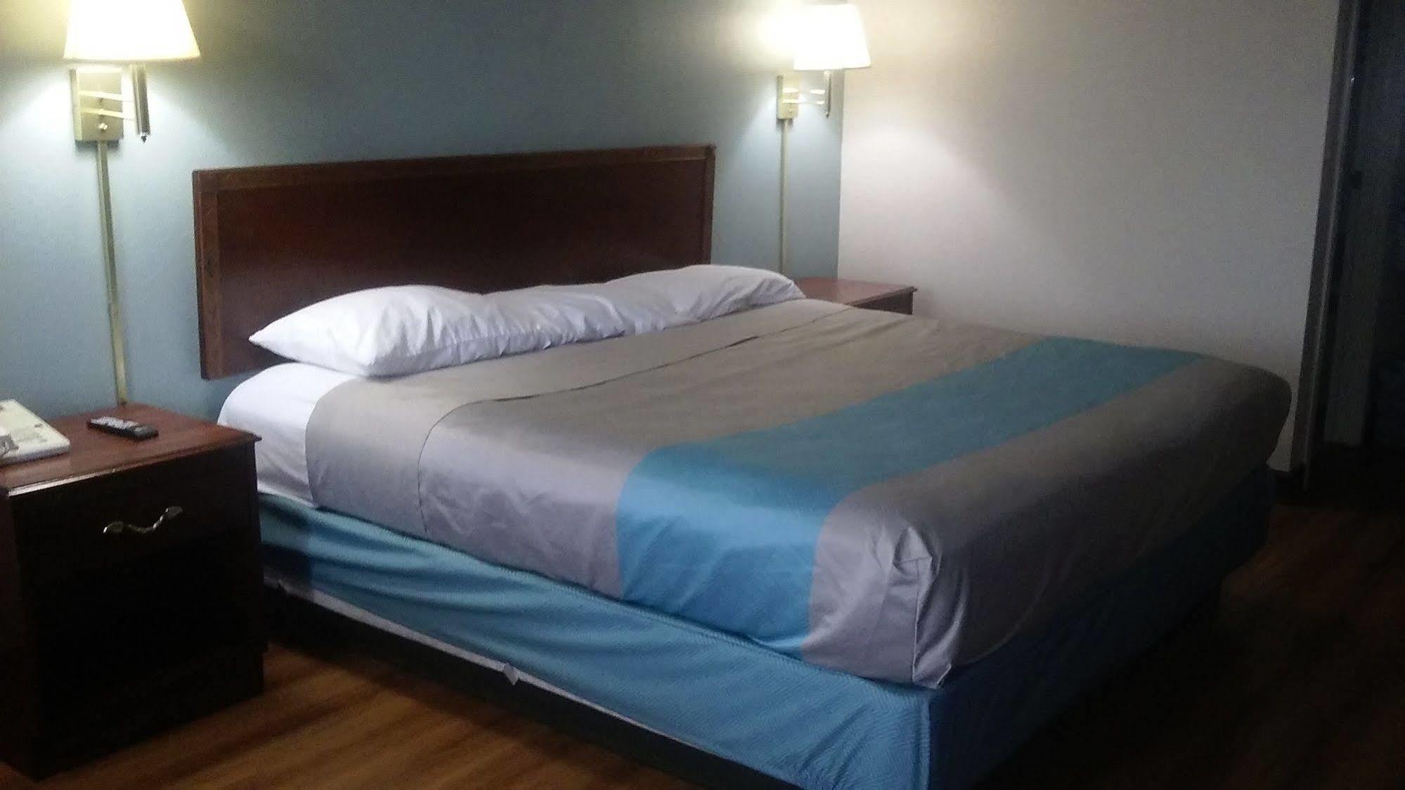 Motel 6-Kenly, Nc エクステリア 写真